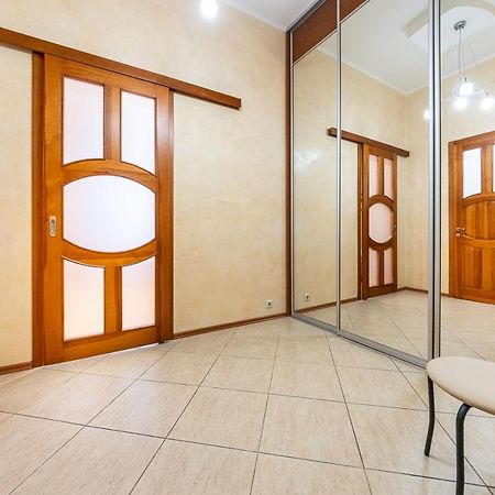 Apartments On Besarabka キエフ エクステリア 写真